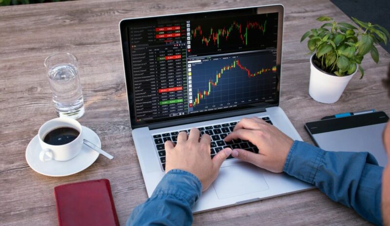 Can You Use A Laptop For Day Trading?