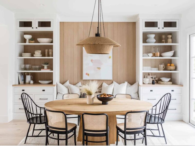 How to Style Your Dining Room Table in a Fashionable & Functional Way?