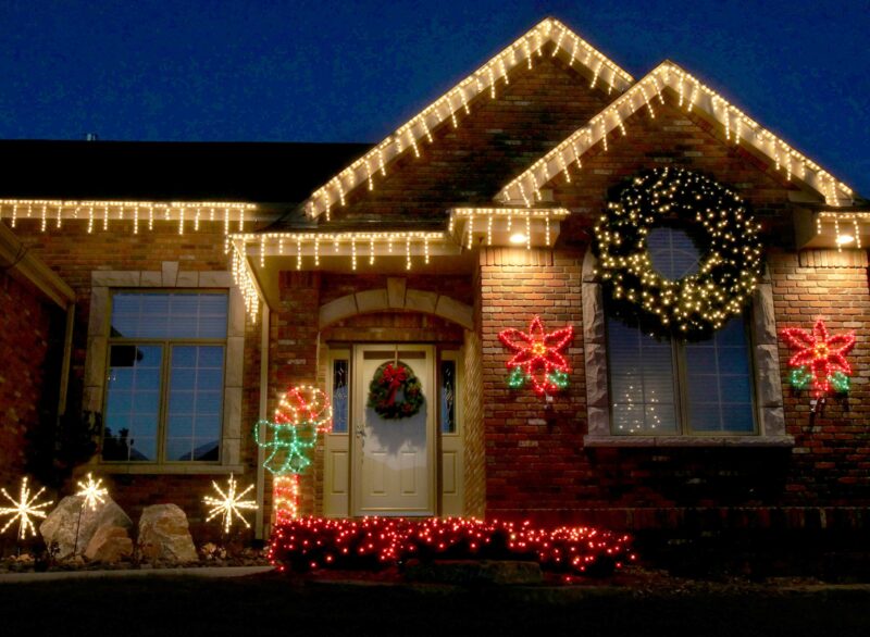 How To Spruce Up Your Holiday Décor: 10 Christmas Light Tips
