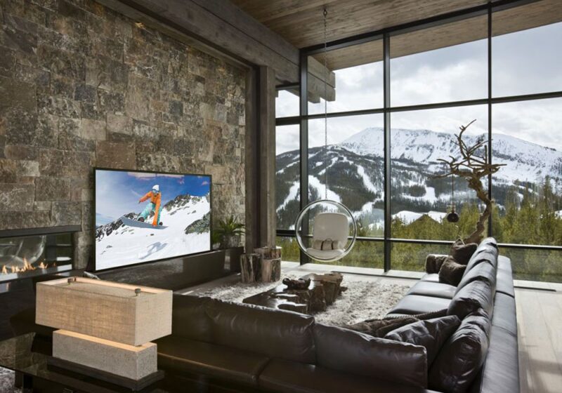 8 Things to Consider When Choosing a TV Lift for Your Home